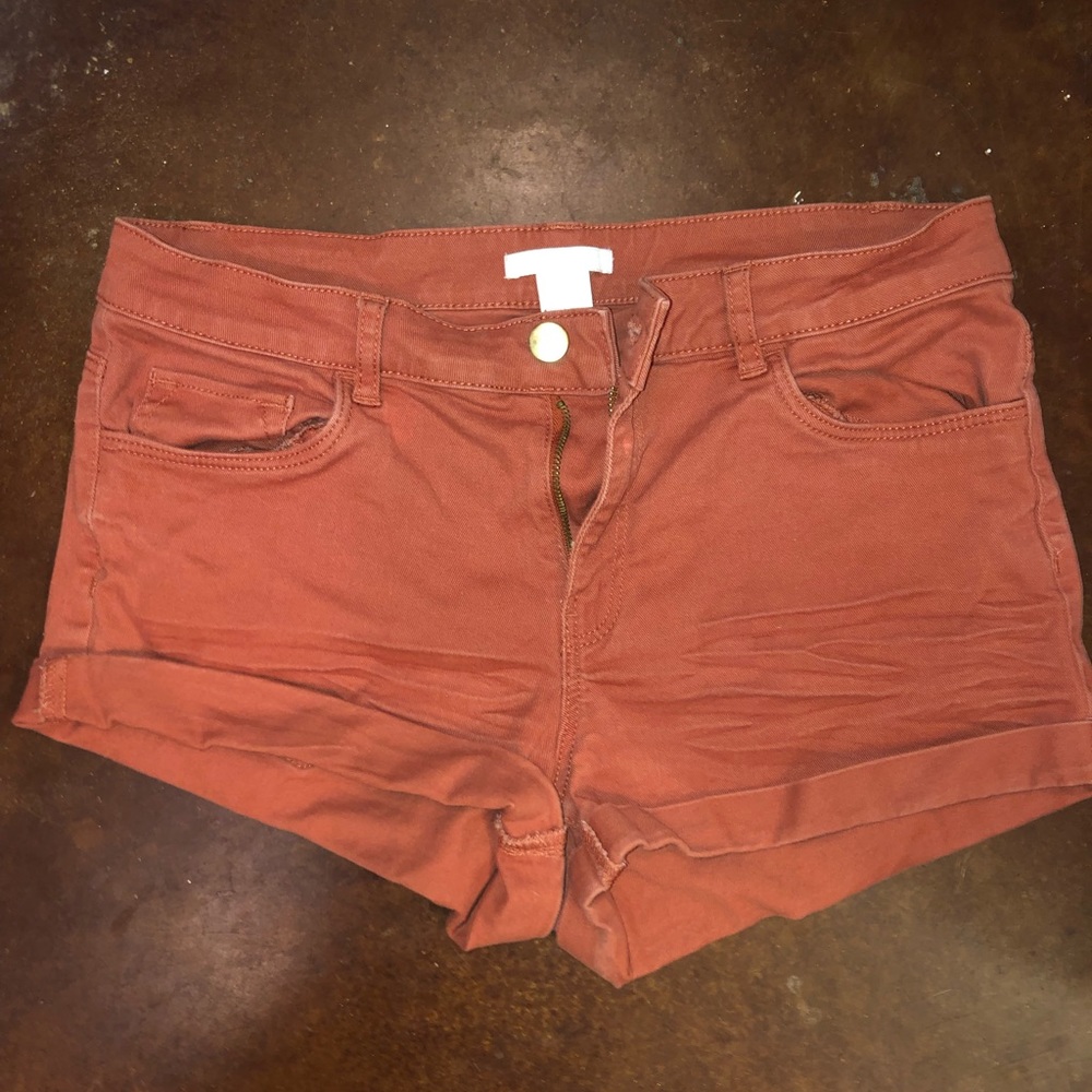 H&M rust shorts